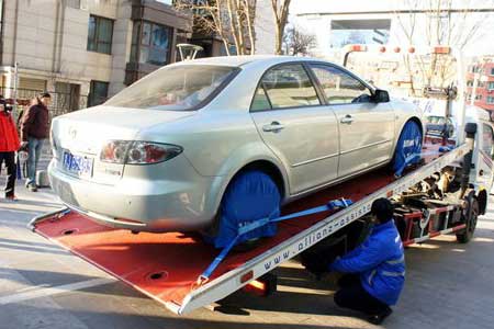 南宁绕城高速G7201安徽高速救援拖车价格|汽车轮胎漏气
